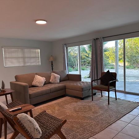 Water Front House Apartment Turtle Cove Exterior photo