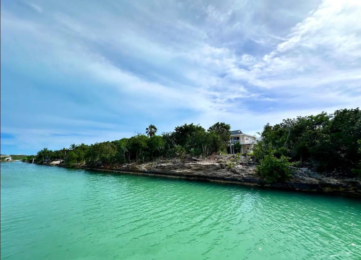 Water Front House Apartment Turtle Cove Exterior photo