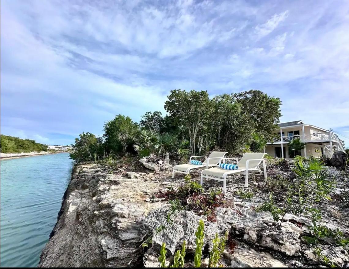 Water Front House Apartment Turtle Cove Exterior photo