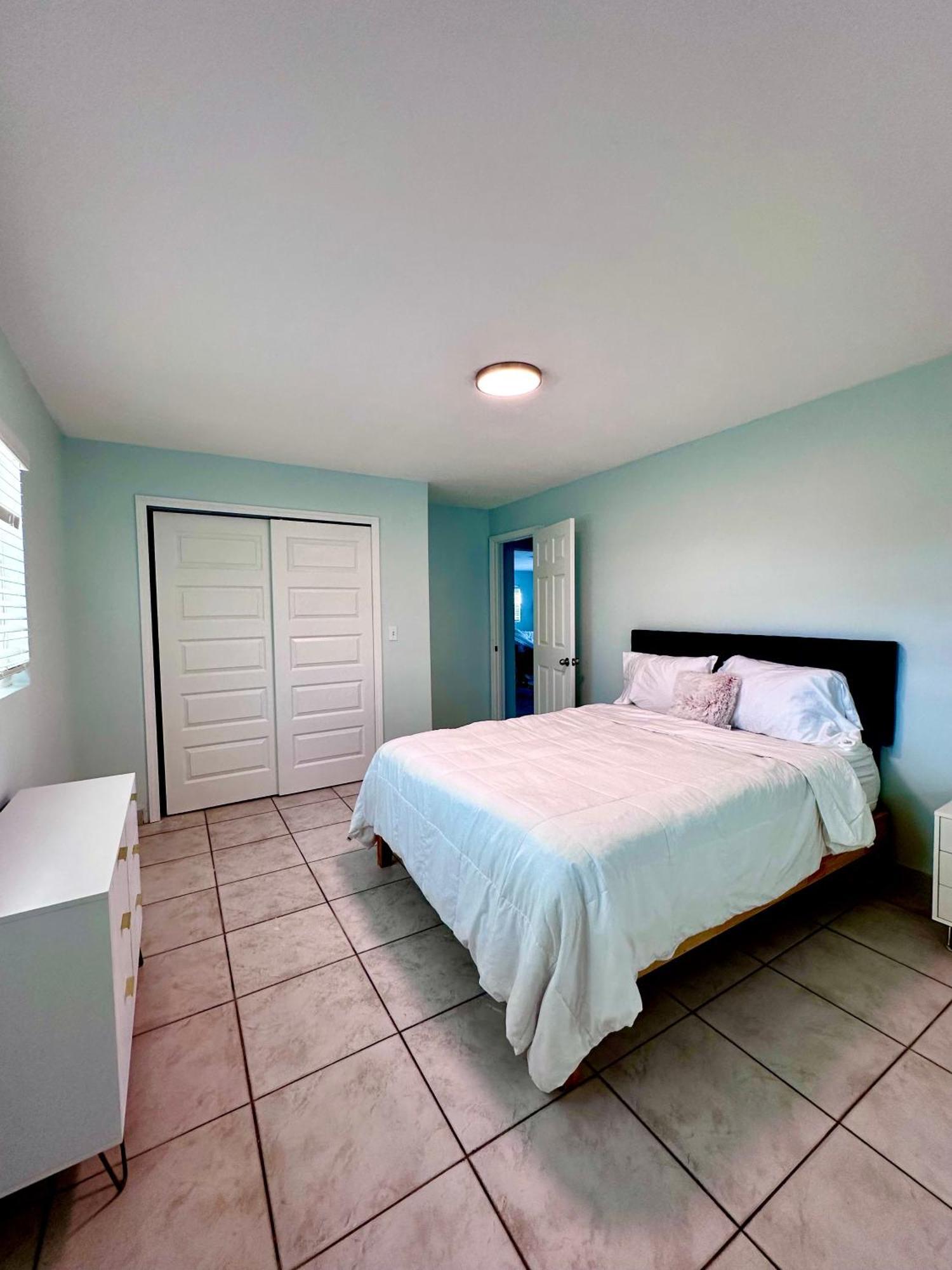 Water Front House Apartment Turtle Cove Exterior photo
