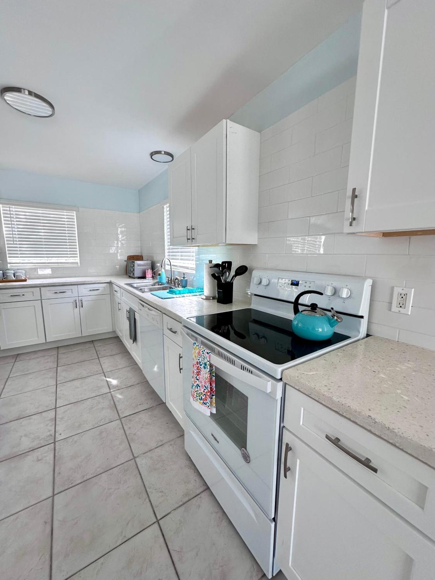 Water Front House Apartment Turtle Cove Exterior photo